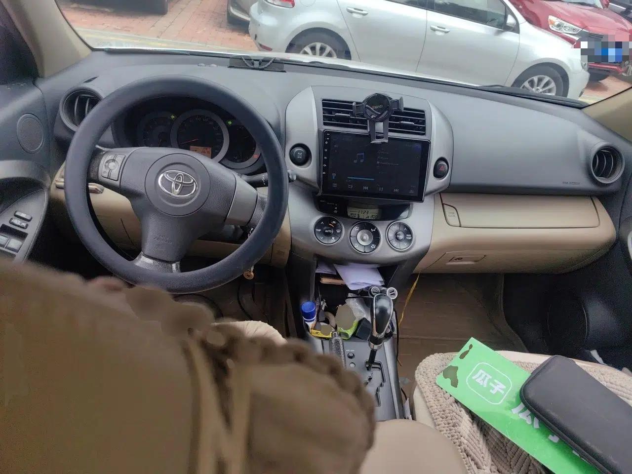 Toyota RAV4 2011 2.0L Automatic 4x4 Edition — миниатюра 9