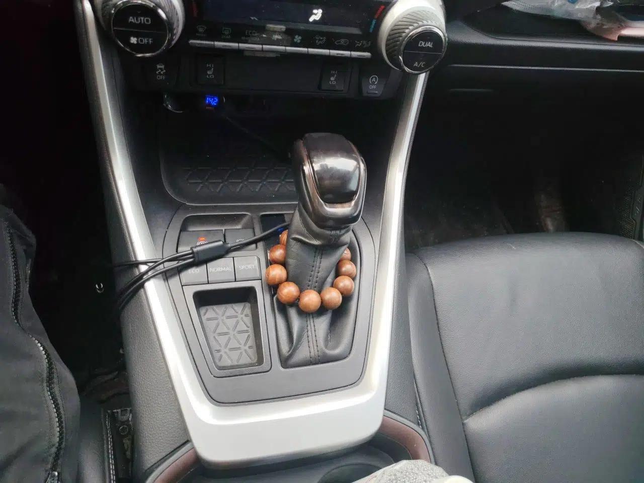 Toyota RAV4 2021 2.0L CVT Two-Wheel Drive Fashion PLUS Edition — миниатюра 14