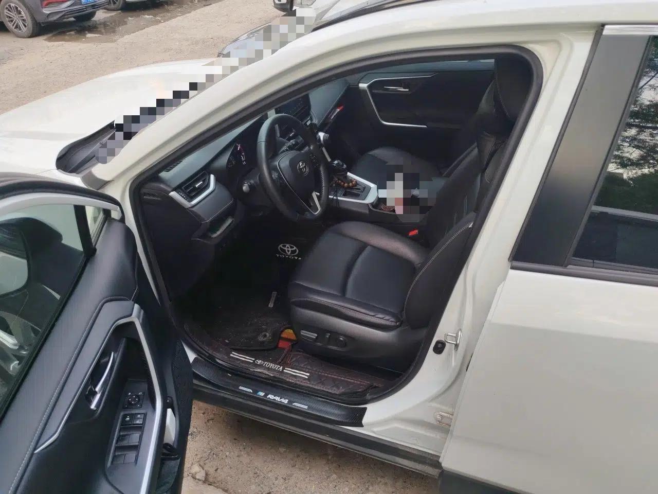 Toyota RAV4 2021 2.0L CVT Two-Wheel Drive Fashion PLUS Edition — миниатюра 15