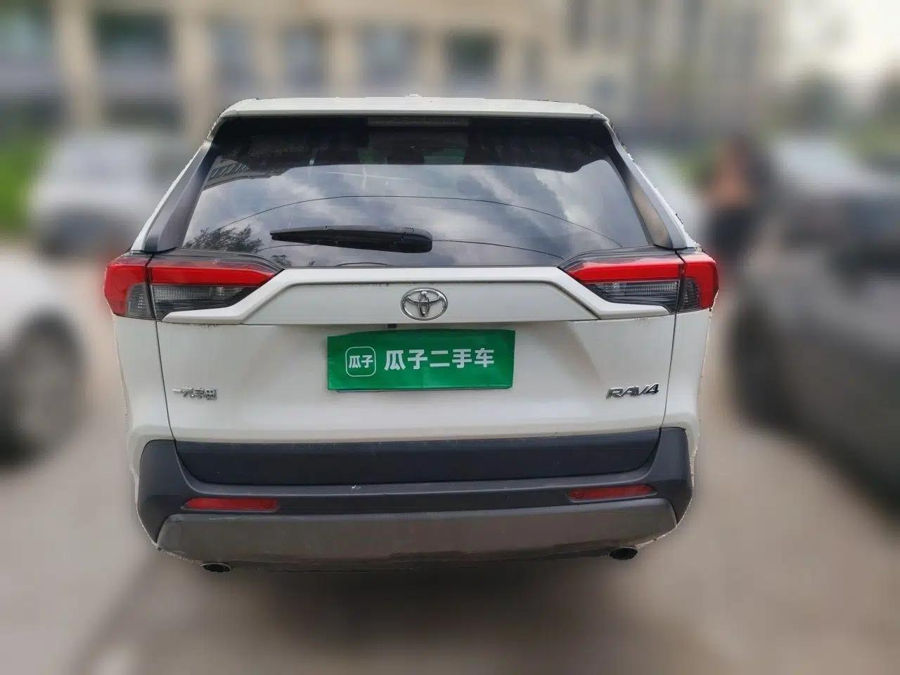 Toyota RAV4 2021 2.0L CVT Two-Wheel Drive Fashion PLUS Edition — миниатюра 5