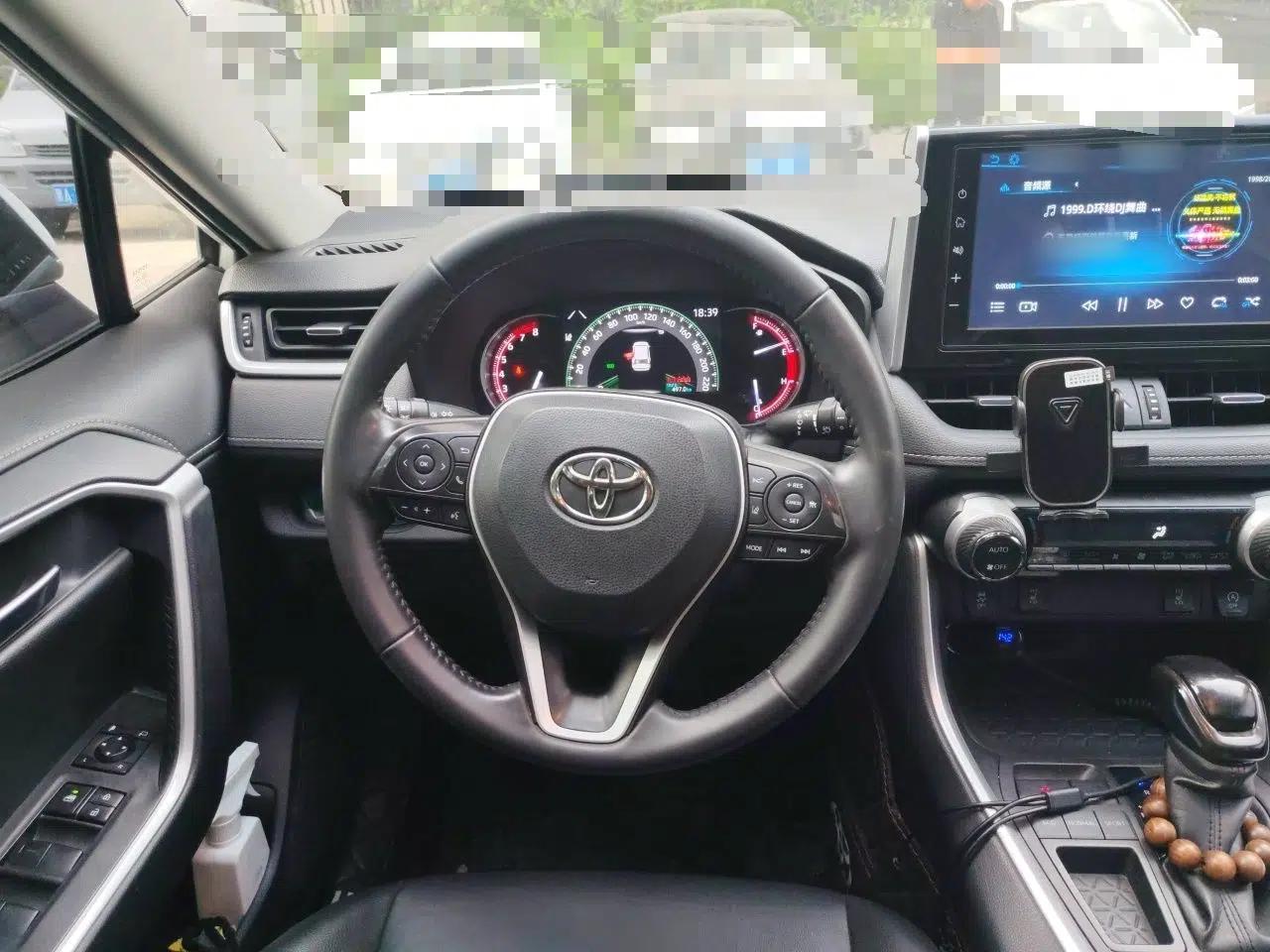 Toyota RAV4 2021 2.0L CVT Two-Wheel Drive Fashion PLUS Edition — миниатюра 10