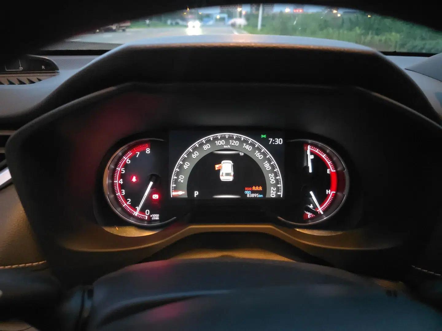 Toyota RAV4 2020 2.0L CVT Two-Wheel Drive Fashion Edition — миниатюра 11