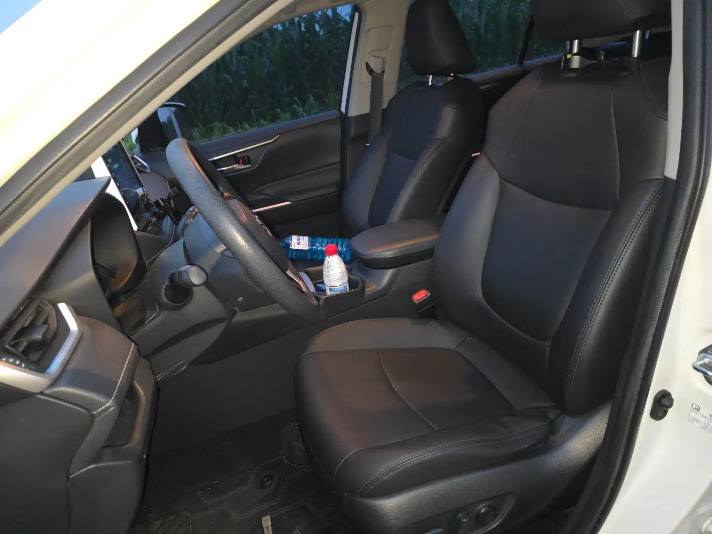 Toyota RAV4 2020 2.0L CVT Two-Wheel Drive Fashion Edition — миниатюра 15