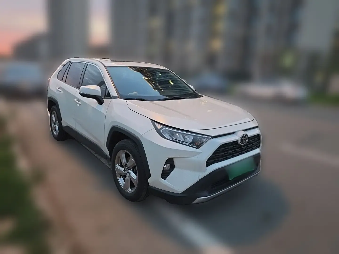 Toyota RAV4 2020 2.0L CVT Two-Wheel Drive Fashion Edition — миниатюра 3