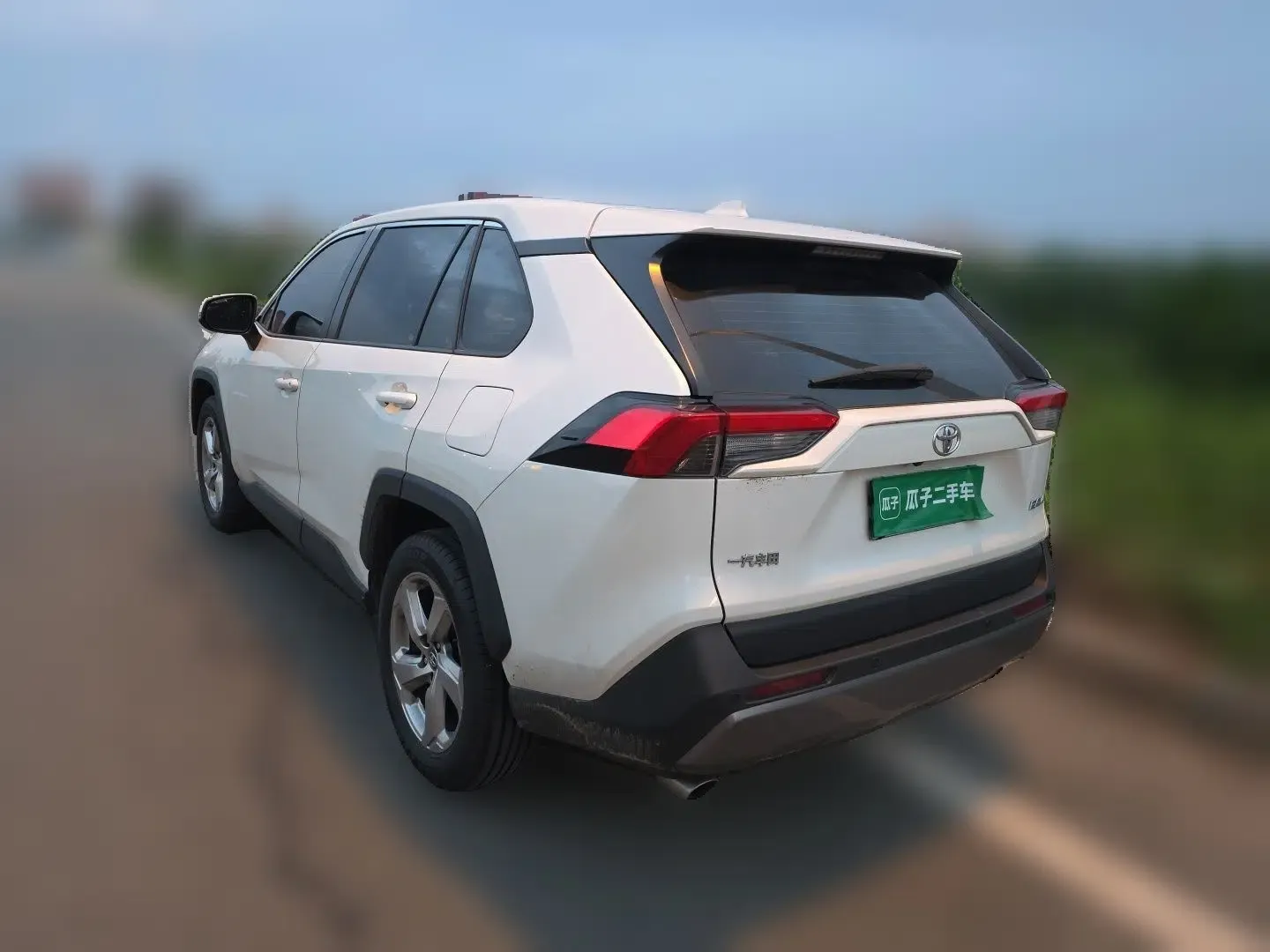 Toyota RAV4 2020 2.0L CVT Two-Wheel Drive Fashion Edition — миниатюра 4