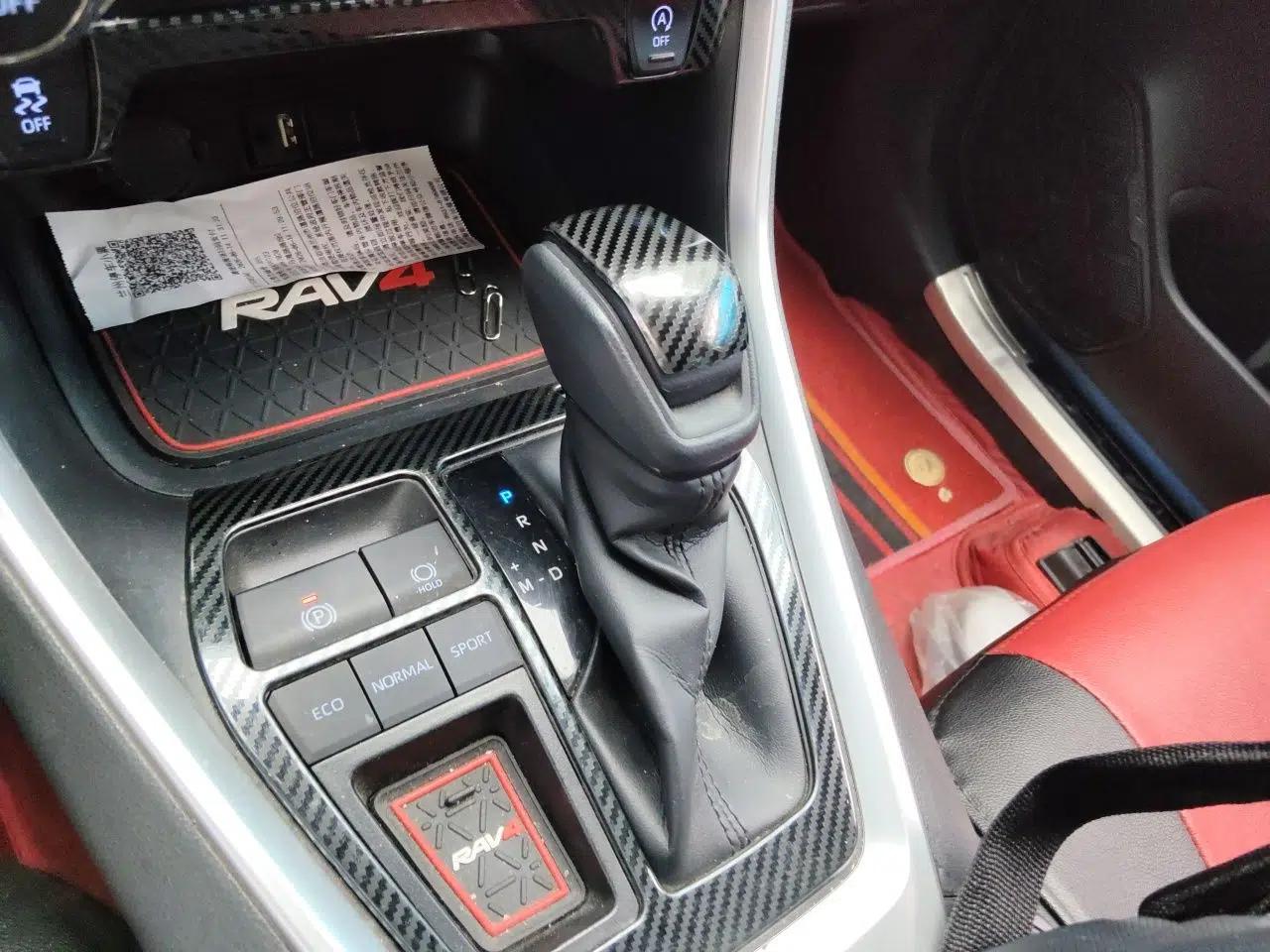 Toyota RAV4 2020 2.0L CVT Two-Wheel Drive Fashion Edition — миниатюра 14