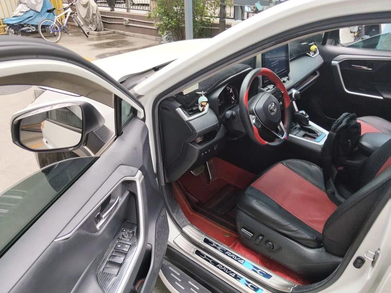 Toyota RAV4 2020 2.0L CVT Two-Wheel Drive Fashion Edition — миниатюра 16