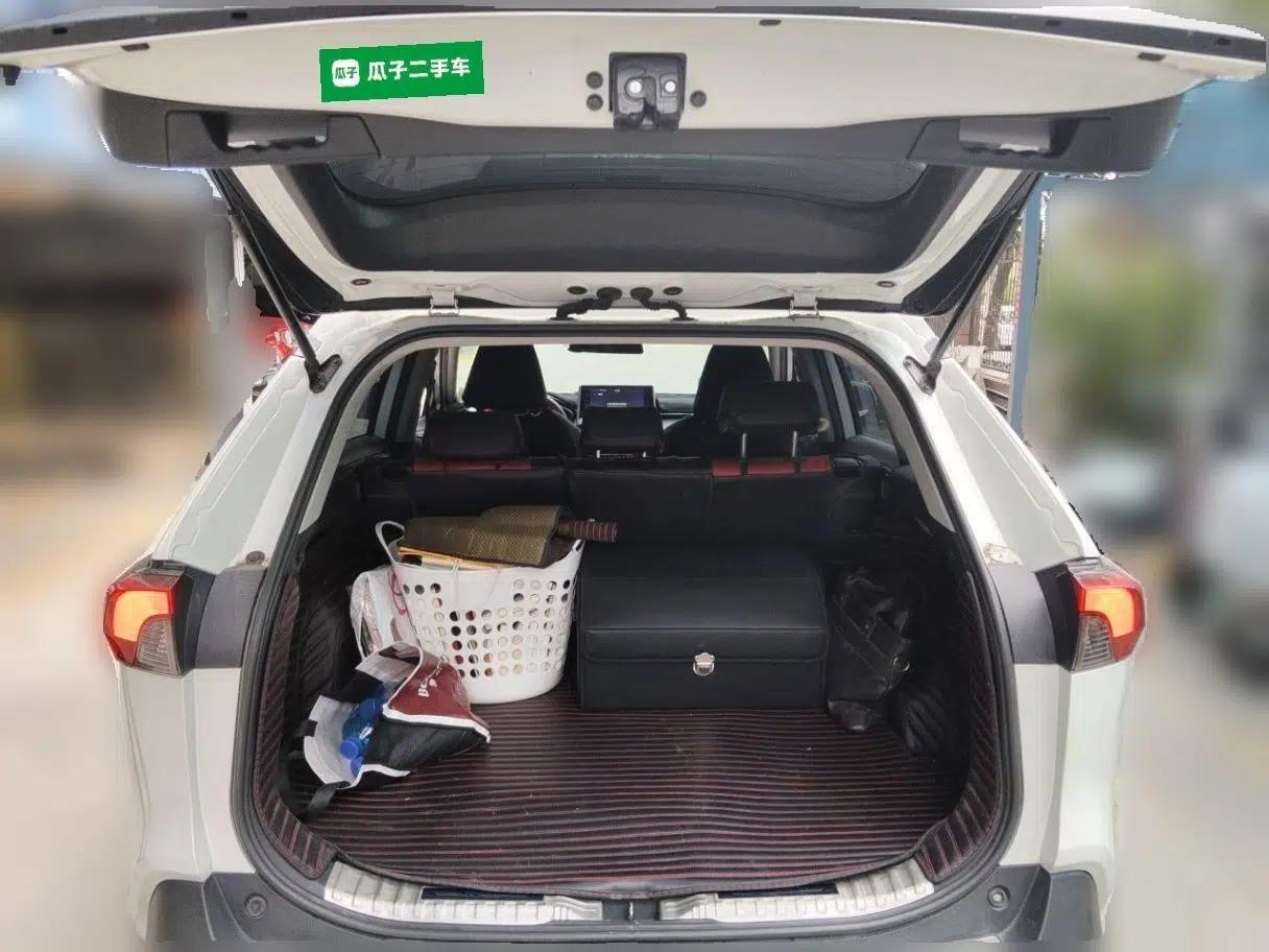 Toyota RAV4 2020 2.0L CVT Two-Wheel Drive Fashion Edition — миниатюра 19