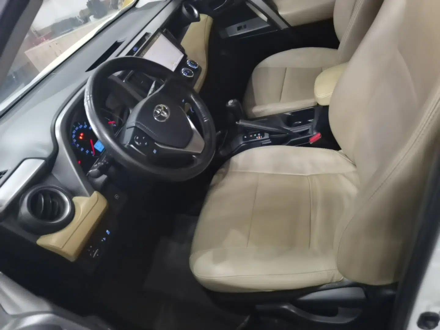 Toyota RAV4 2016 2.0L CVT Two-Wheel Drive Urban Edition China V Standard — миниатюра 17