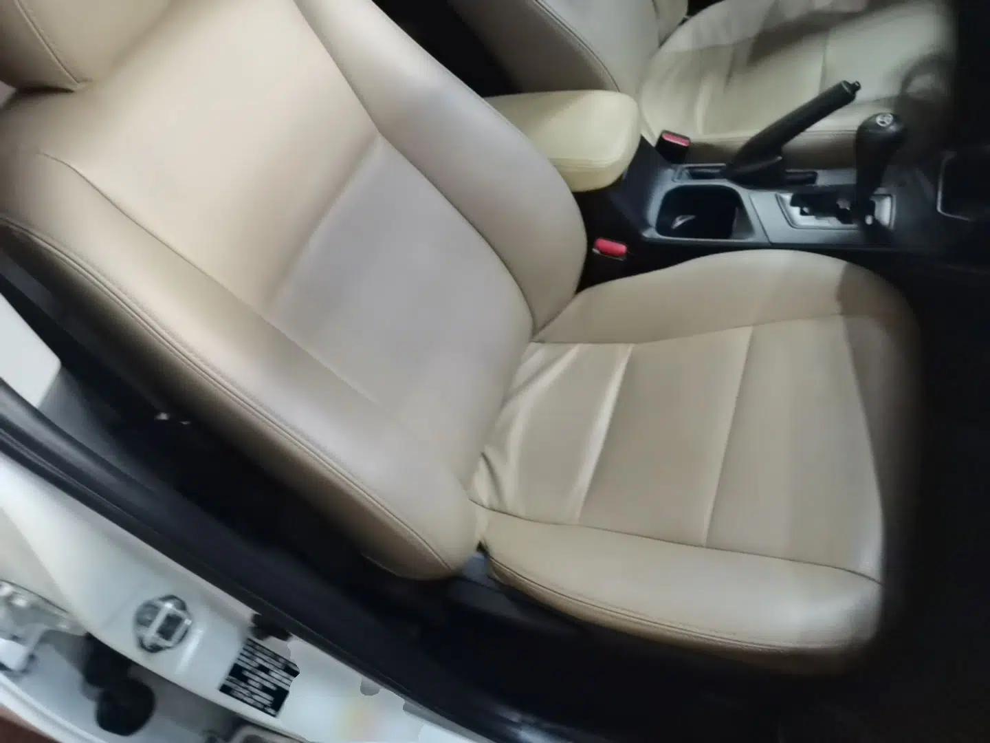 Toyota RAV4 2016 2.0L CVT Two-Wheel Drive Urban Edition China V Standard — миниатюра 19