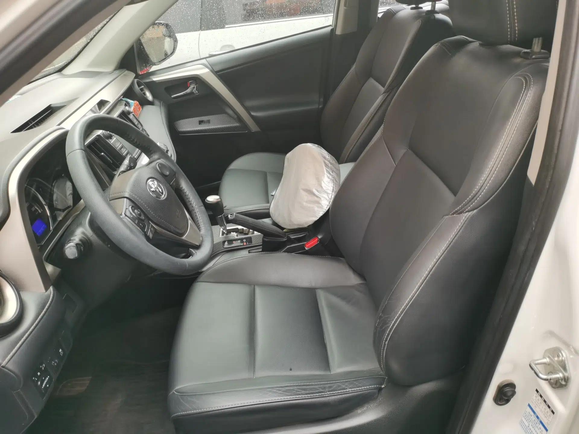 Toyota RAV4 2015 2.0L CVT Four-Wheel Drive New Edition — миниатюра 12