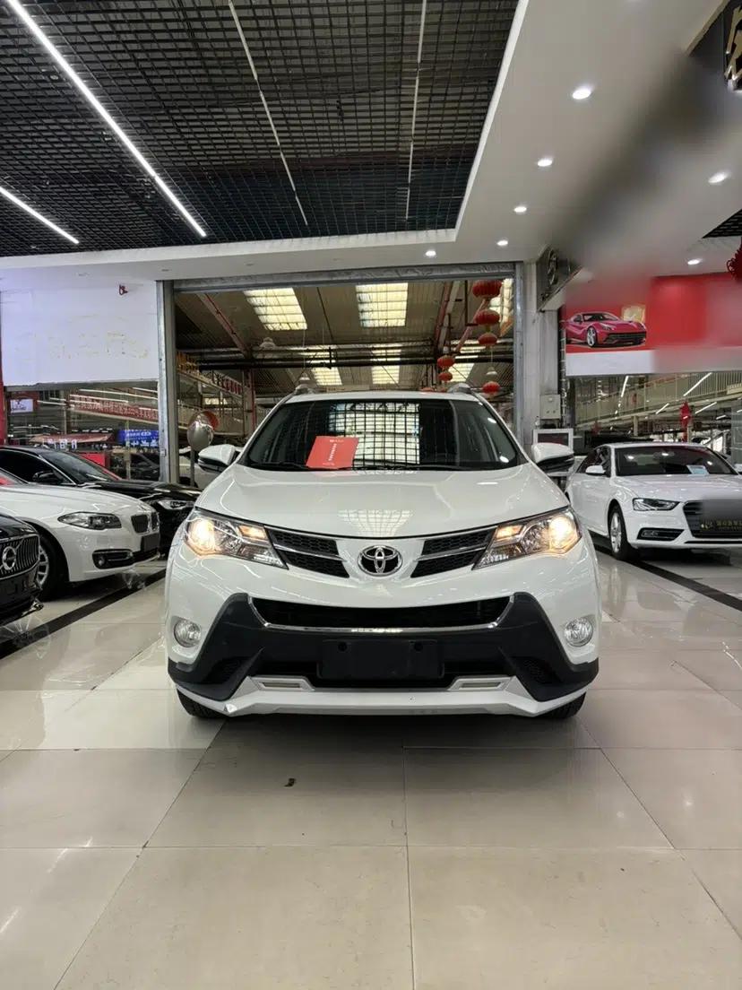 Toyota RAV4 2015 2.0L CVT Four-Wheel Drive New Edition — миниатюра 3