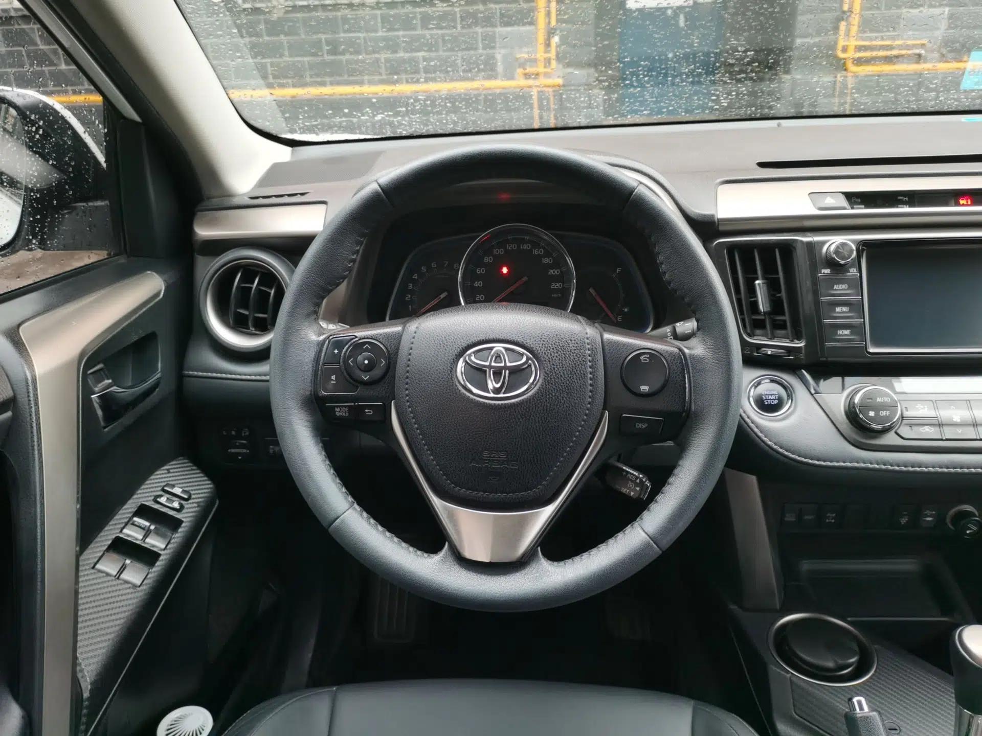 Toyota RAV4 2015 2.0L CVT Four-Wheel Drive New Edition — миниатюра 7