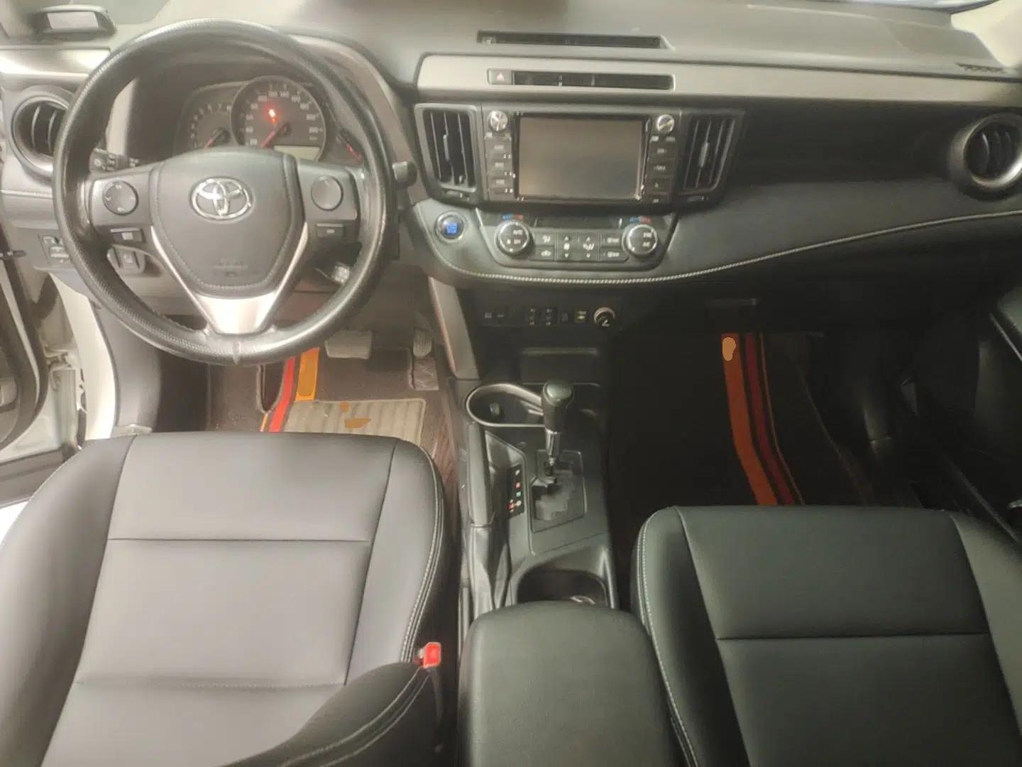 Toyota RAV4 2016 2.0L CVT Two-Wheel Drive Comfort Edition China V Standard — миниатюра 12