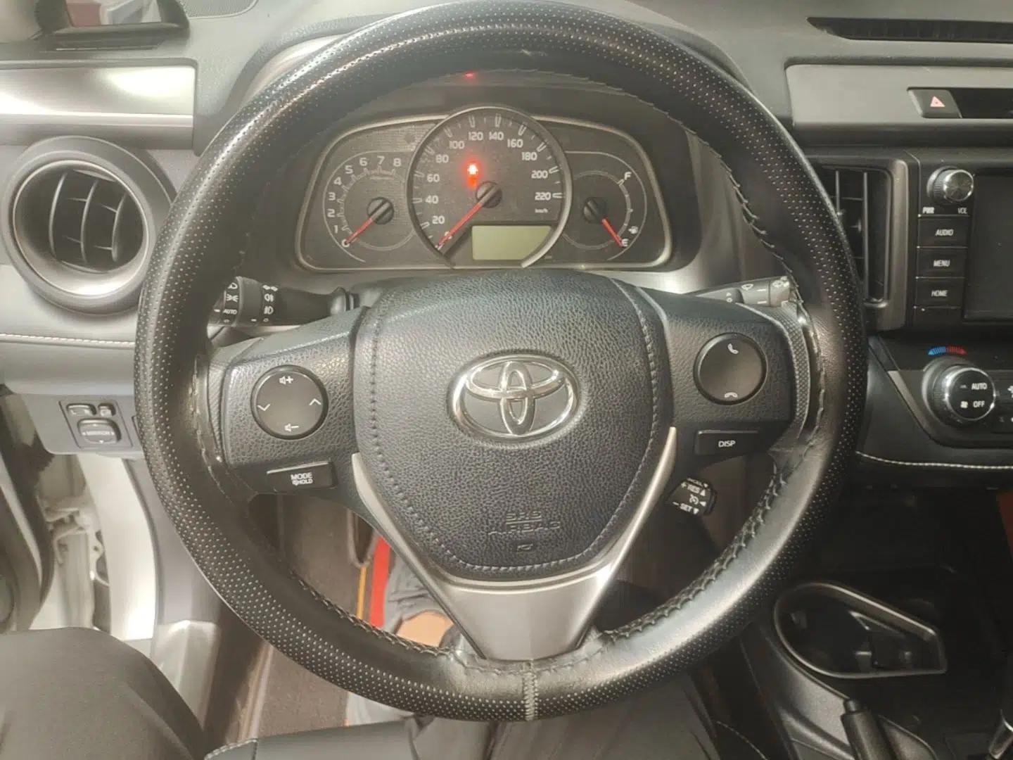 Toyota RAV4 2016 2.0L CVT Two-Wheel Drive Comfort Edition China V Standard — миниатюра 13