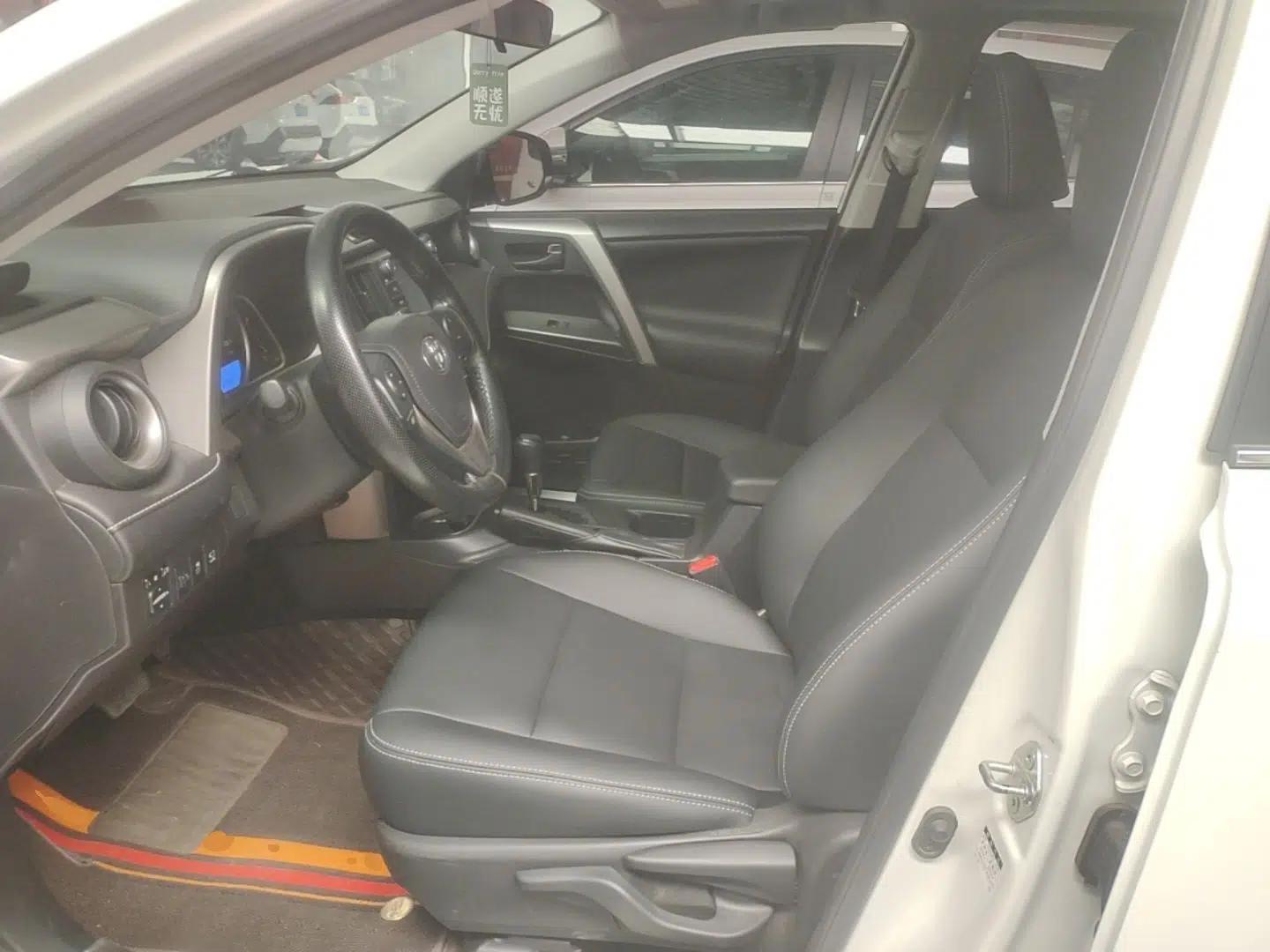 Toyota RAV4 2016 2.0L CVT Two-Wheel Drive Comfort Edition China V Standard — миниатюра 17