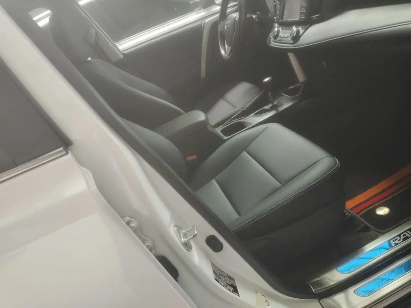 Toyota RAV4 2016 2.0L CVT Two-Wheel Drive Comfort Edition China V Standard — миниатюра 19