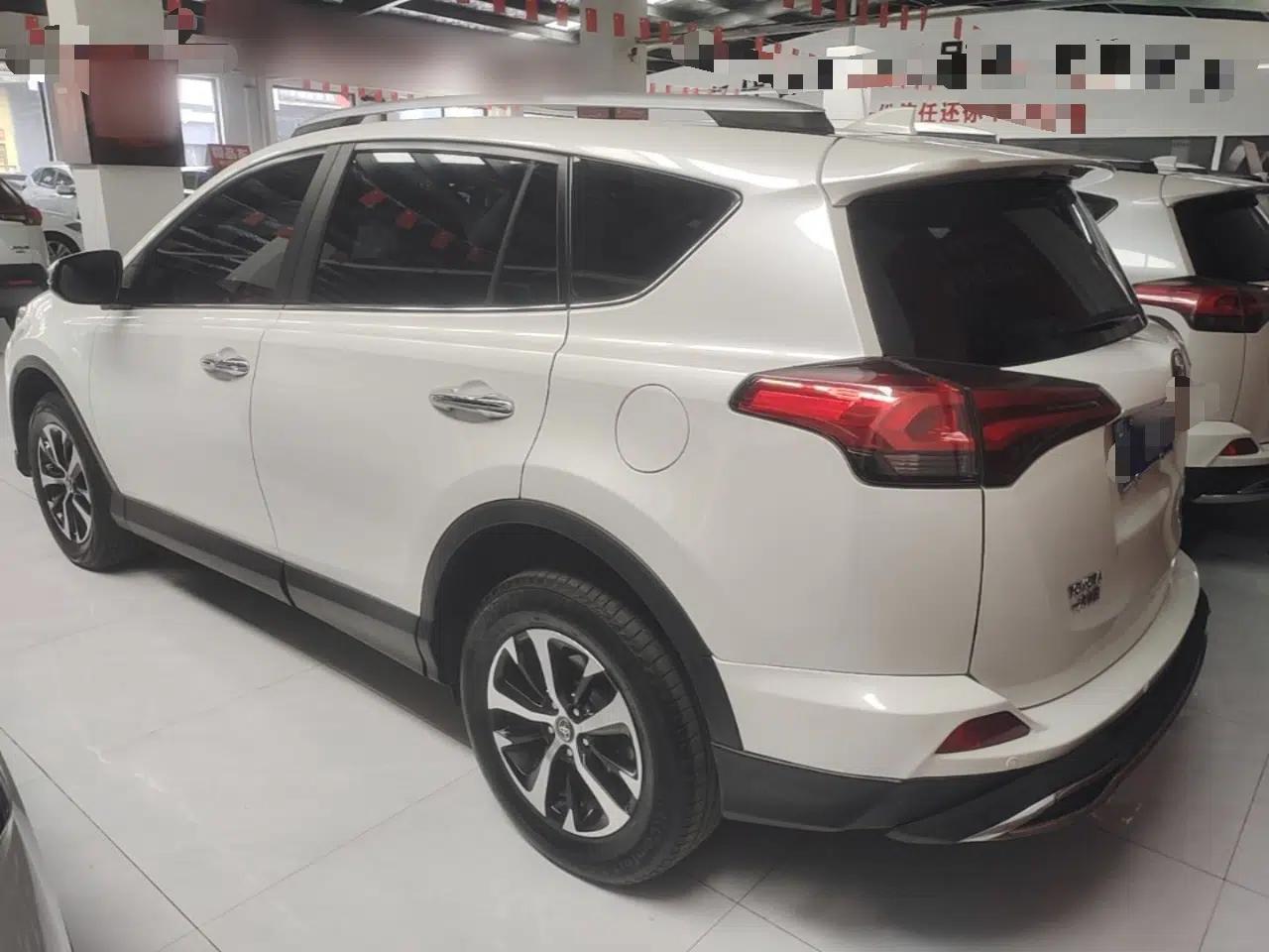 Toyota RAV4 2016 2.0L CVT Two-Wheel Drive Comfort Edition China V Standard — миниатюра 4