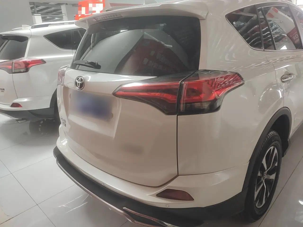 Toyota RAV4 2016 2.0L CVT Two-Wheel Drive Comfort Edition China V Standard — миниатюра 5
