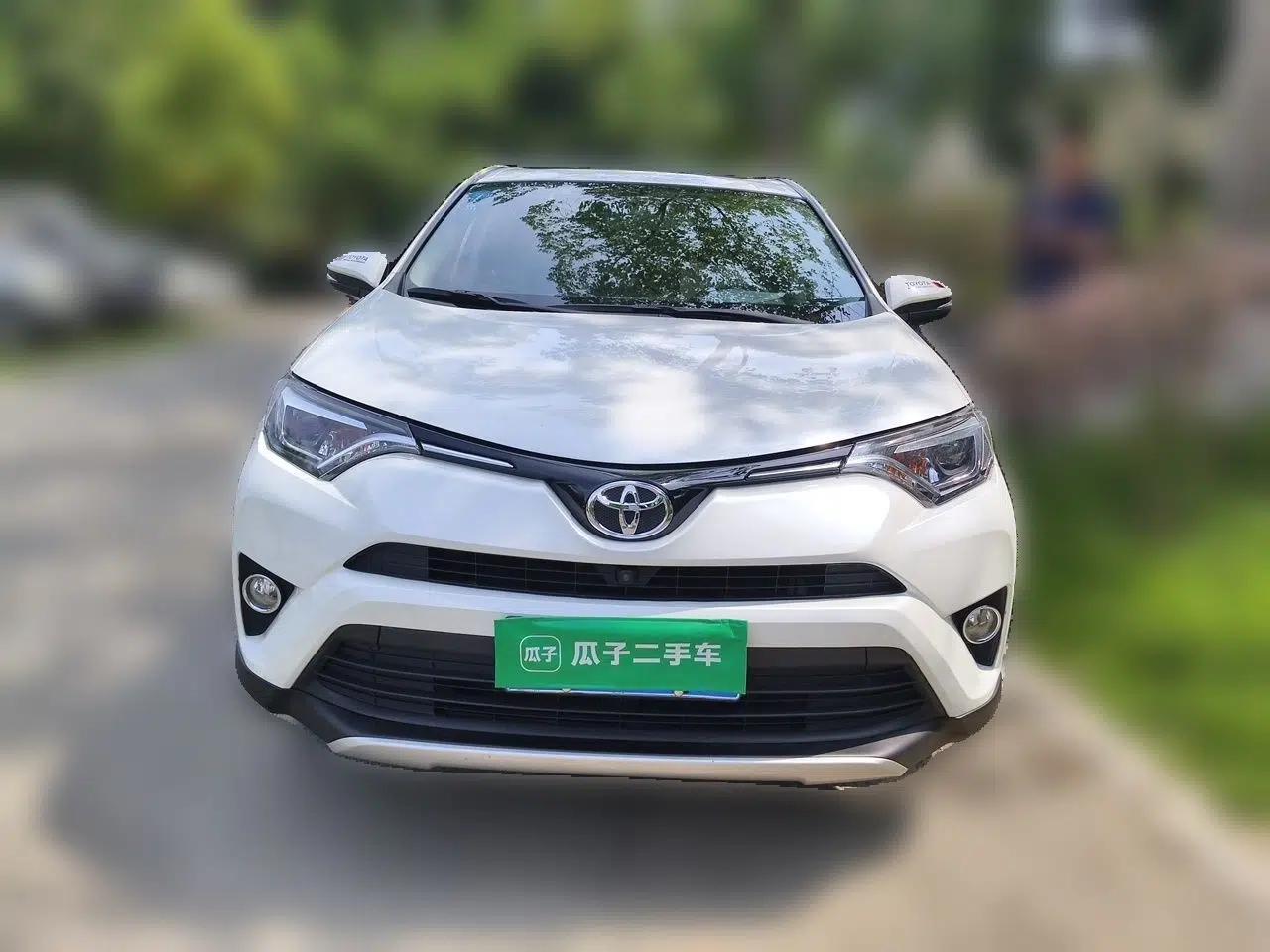 Toyota RAV4 2019 2.0L CVT Two-Wheel Drive ZhiShang Version China VI Standard — миниатюра 2