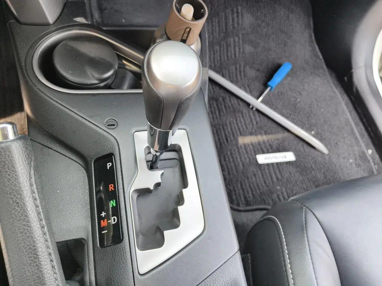 Toyota RAV4 2019 2.0L CVT Two-Wheel Drive ZhiShang Version China VI Standard — миниатюра 14