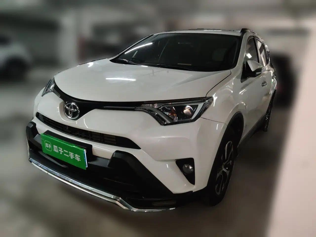 Toyota RAV4 2019 2.0L CVT Two-Wheel Drive Luxury Version China VI Standard — миниатюра 1