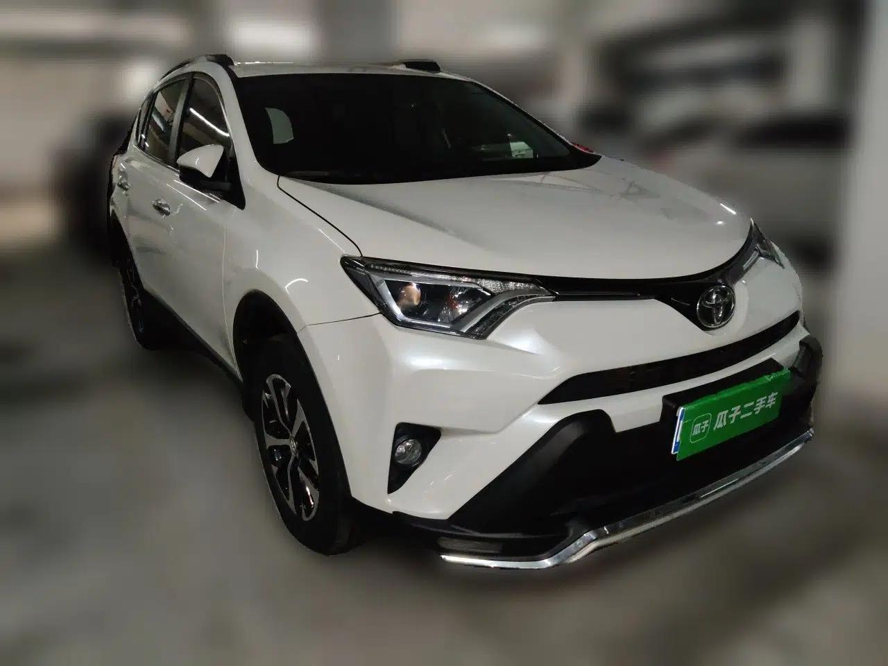 Toyota RAV4 2019 2.0L CVT Two-Wheel Drive Luxury Version China VI Standard — миниатюра 3