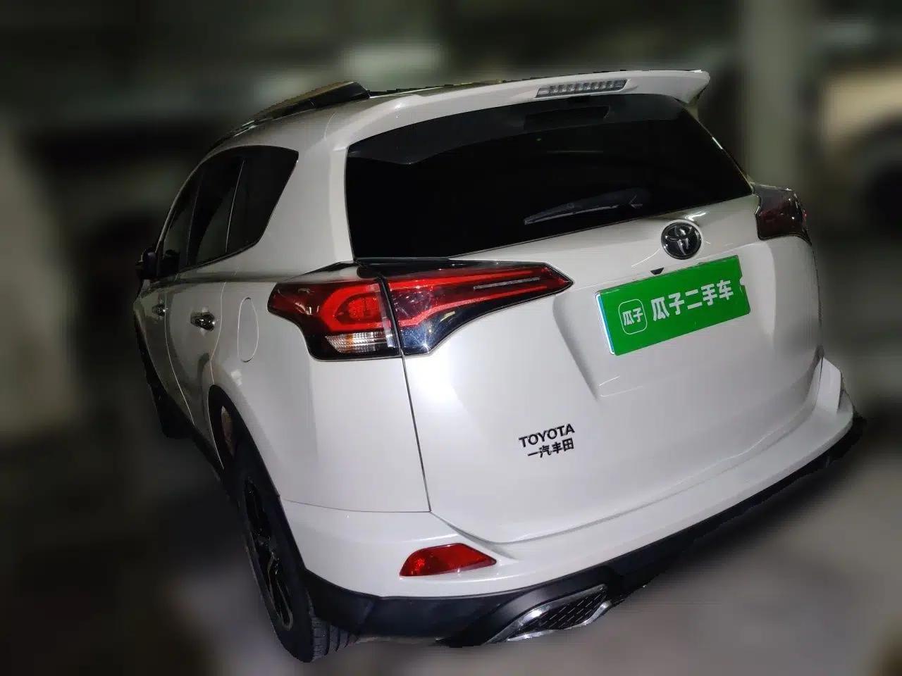 Toyota RAV4 2019 2.0L CVT Two-Wheel Drive Luxury Version China VI Standard — миниатюра 4