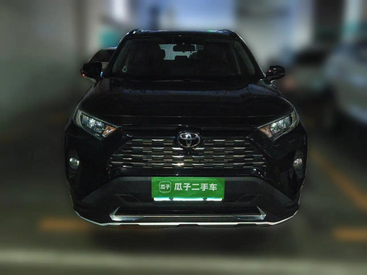 Toyota RAV4 2021 2.0L CVT Two-Wheel Drive Fashion Edition — миниатюра 2