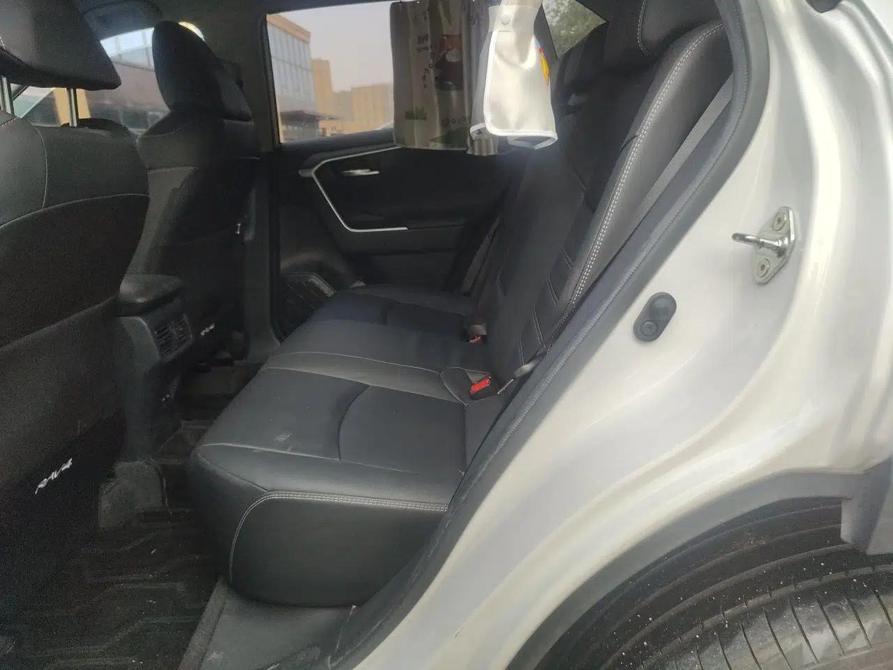 Toyota RAV4 2021 2.0L CVT Two-Wheel Drive Fashion PLUS Edition — миниатюра 17