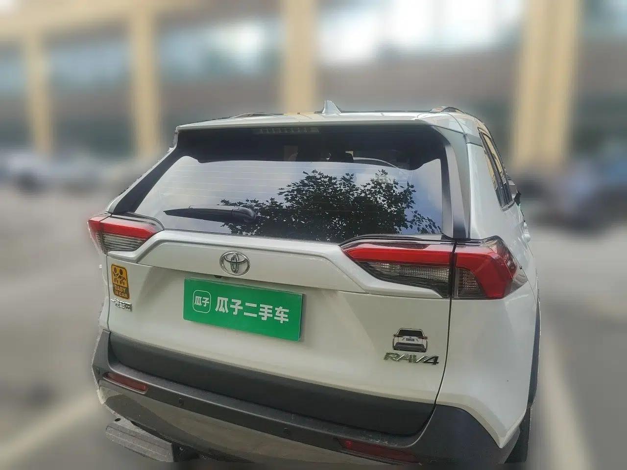 Toyota RAV4 2021 2.0L CVT Two-Wheel Drive Fashion PLUS Edition — миниатюра 5