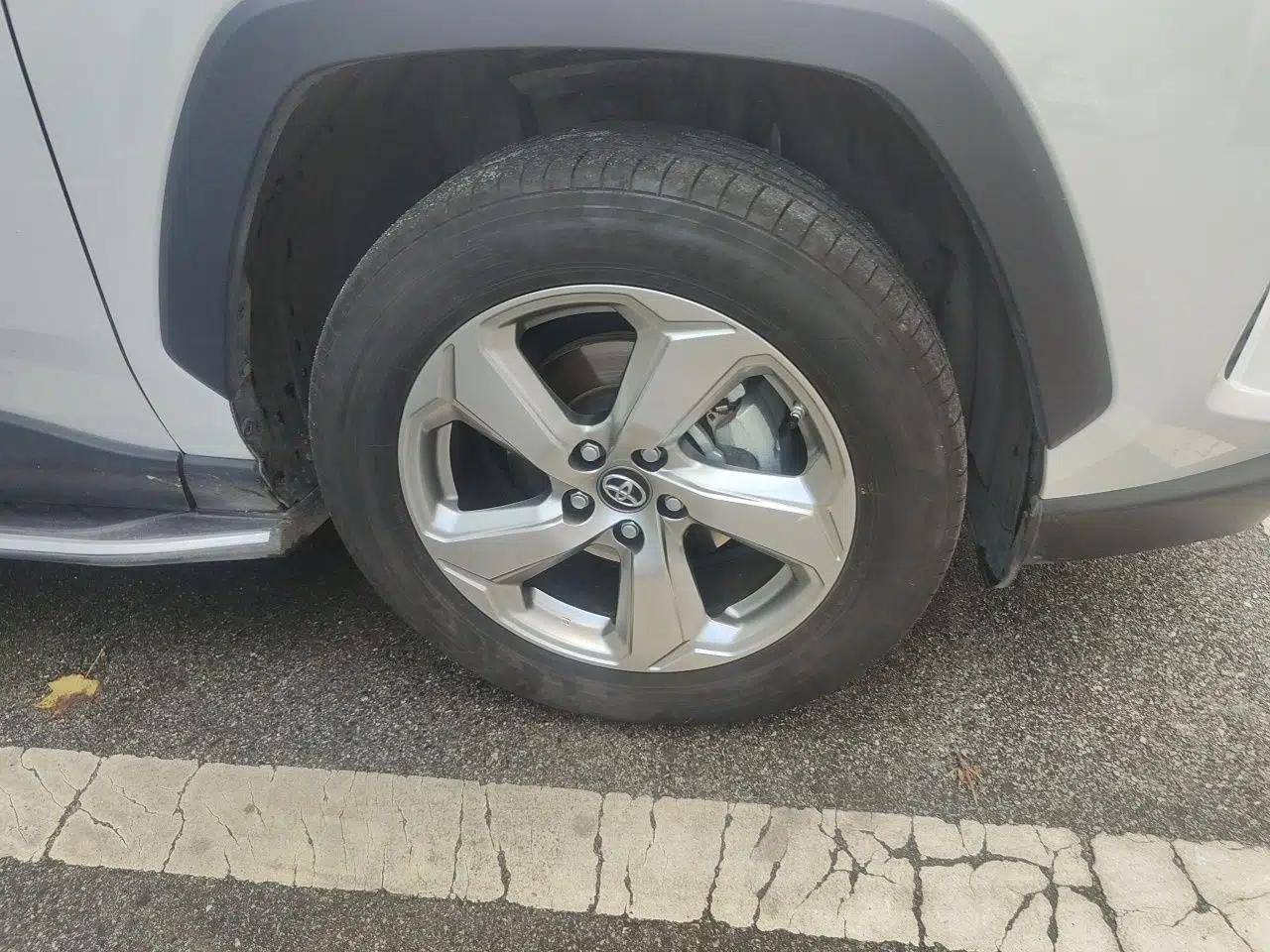 Toyota RAV4 2021 2.0L CVT Two-Wheel Drive Fashion PLUS Edition — миниатюра 8