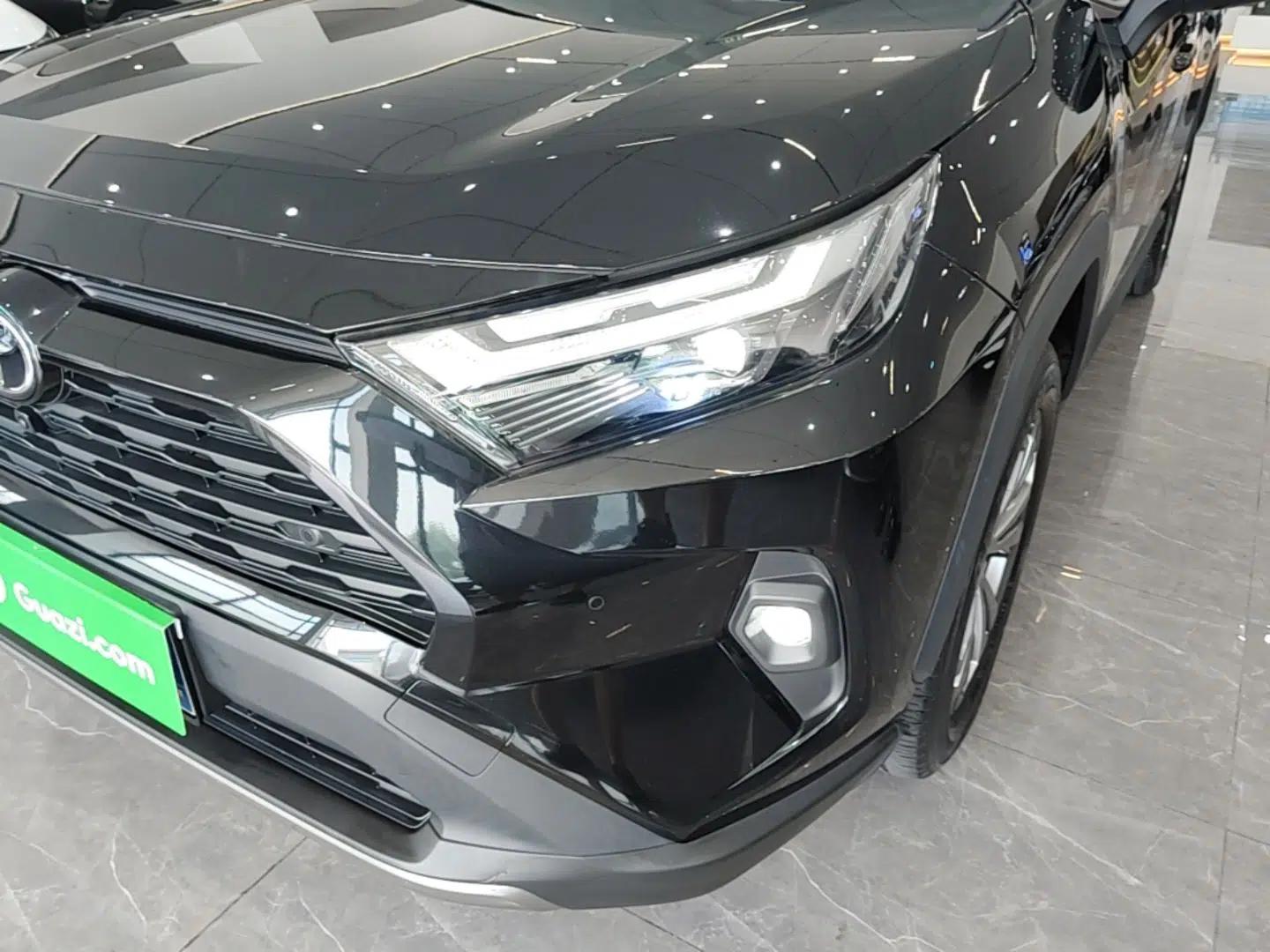Toyota RAV4 2023 2.0L CVT Two-Wheel Drive Fashion Plus Edition — миниатюра 8