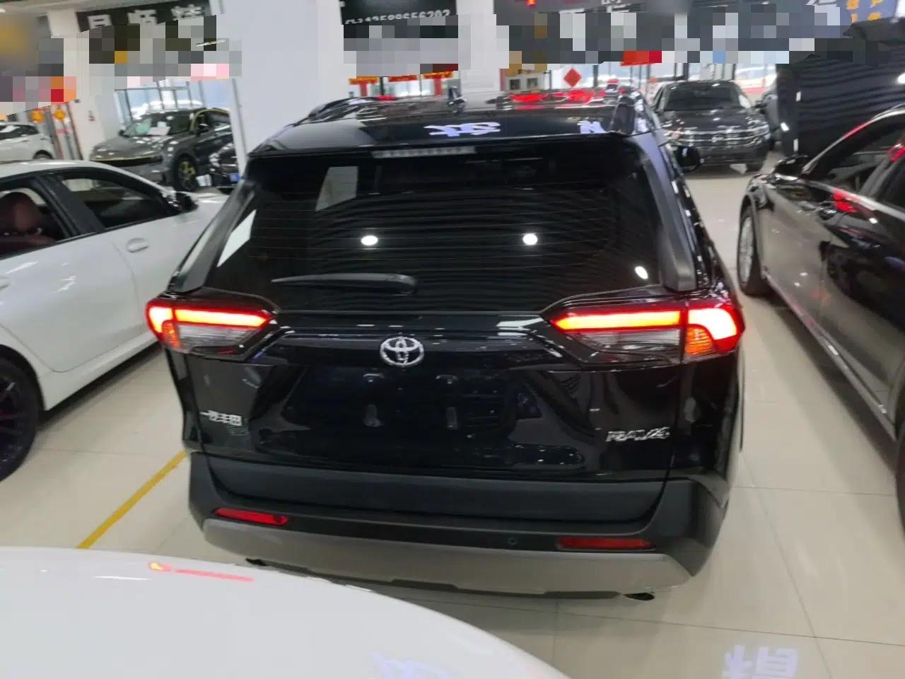 Toyota RAV4 2023 2.0L CVT Two-Wheel Drive Fashion Plus Edition — миниатюра 5