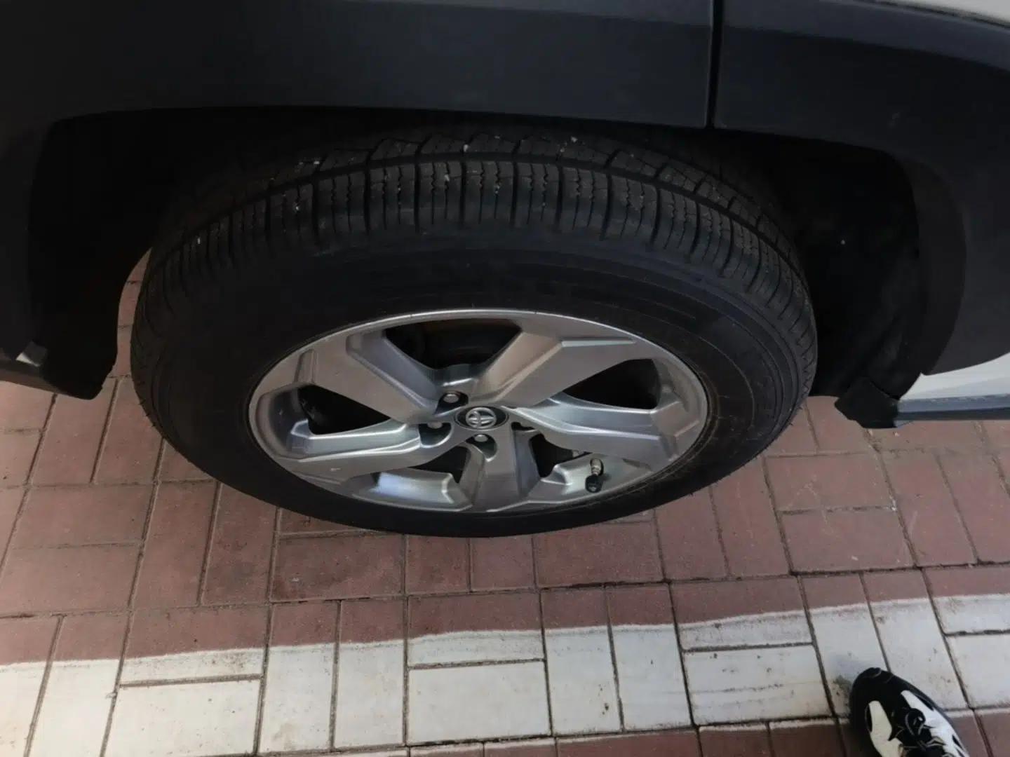 Toyota RAV4 2020 2.0L CVT Two-Wheel Drive Fashion Edition — миниатюра 11