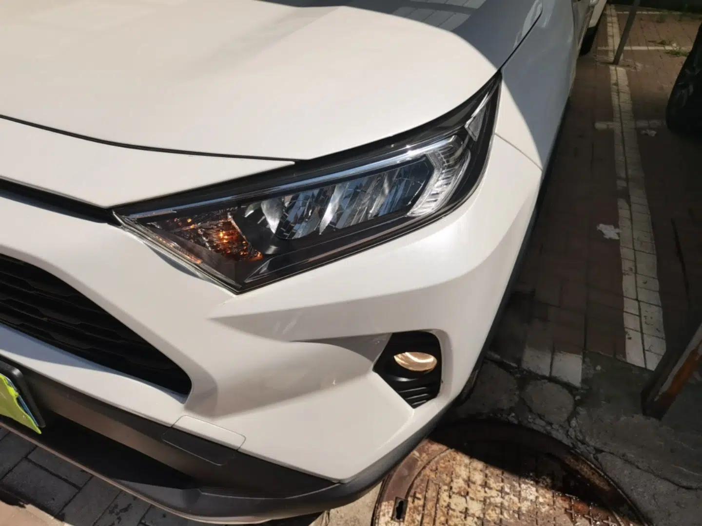 Toyota RAV4 2020 2.0L CVT Two-Wheel Drive Fashion Edition — миниатюра 8