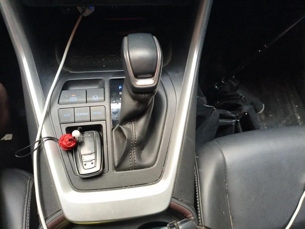 Toyota RAV4 2021 2.0L CVT Two-Wheel Drive Fashion PLUS Edition — миниатюра 14