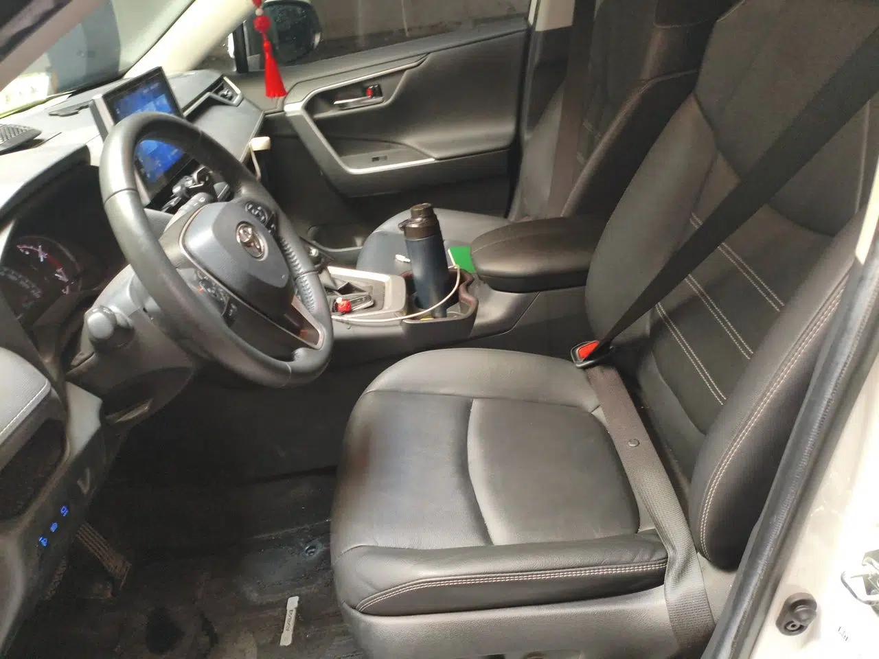 Toyota RAV4 2021 2.0L CVT Two-Wheel Drive Fashion PLUS Edition — миниатюра 15