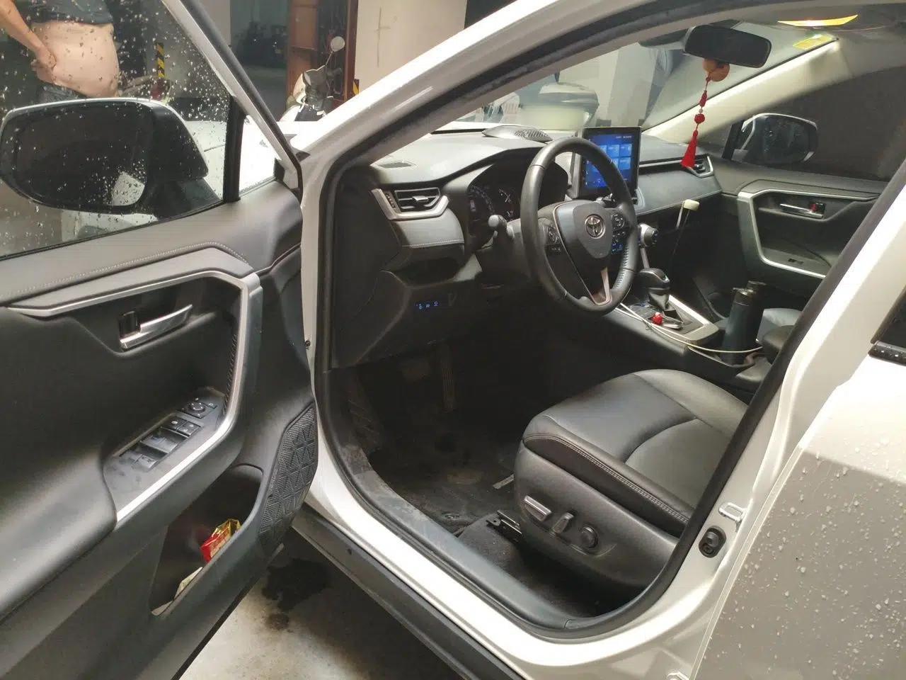 Toyota RAV4 2021 2.0L CVT Two-Wheel Drive Fashion PLUS Edition — миниатюра 16