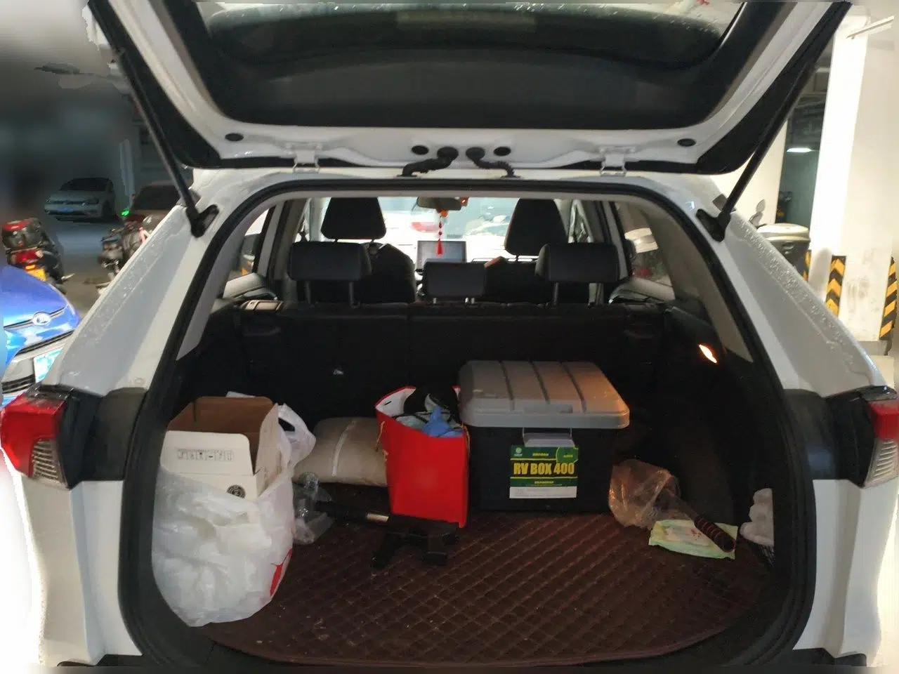 Toyota RAV4 2021 2.0L CVT Two-Wheel Drive Fashion PLUS Edition — миниатюра 19