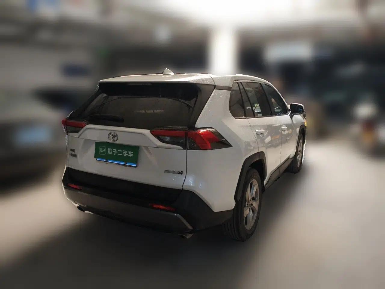 Toyota RAV4 2021 2.0L CVT Two-Wheel Drive Fashion PLUS Edition — миниатюра 6