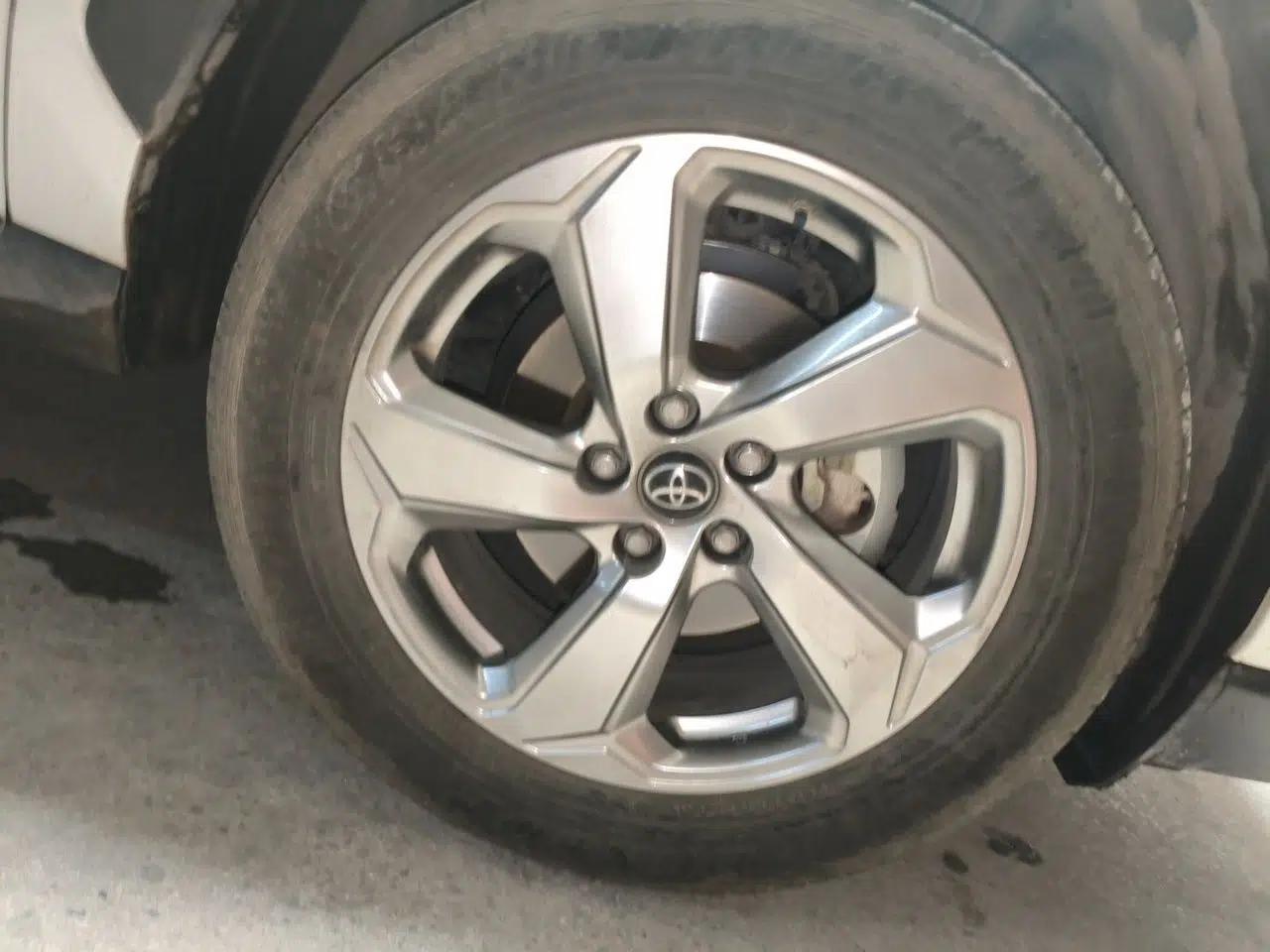 Toyota RAV4 2021 2.0L CVT Two-Wheel Drive Fashion PLUS Edition — миниатюра 8