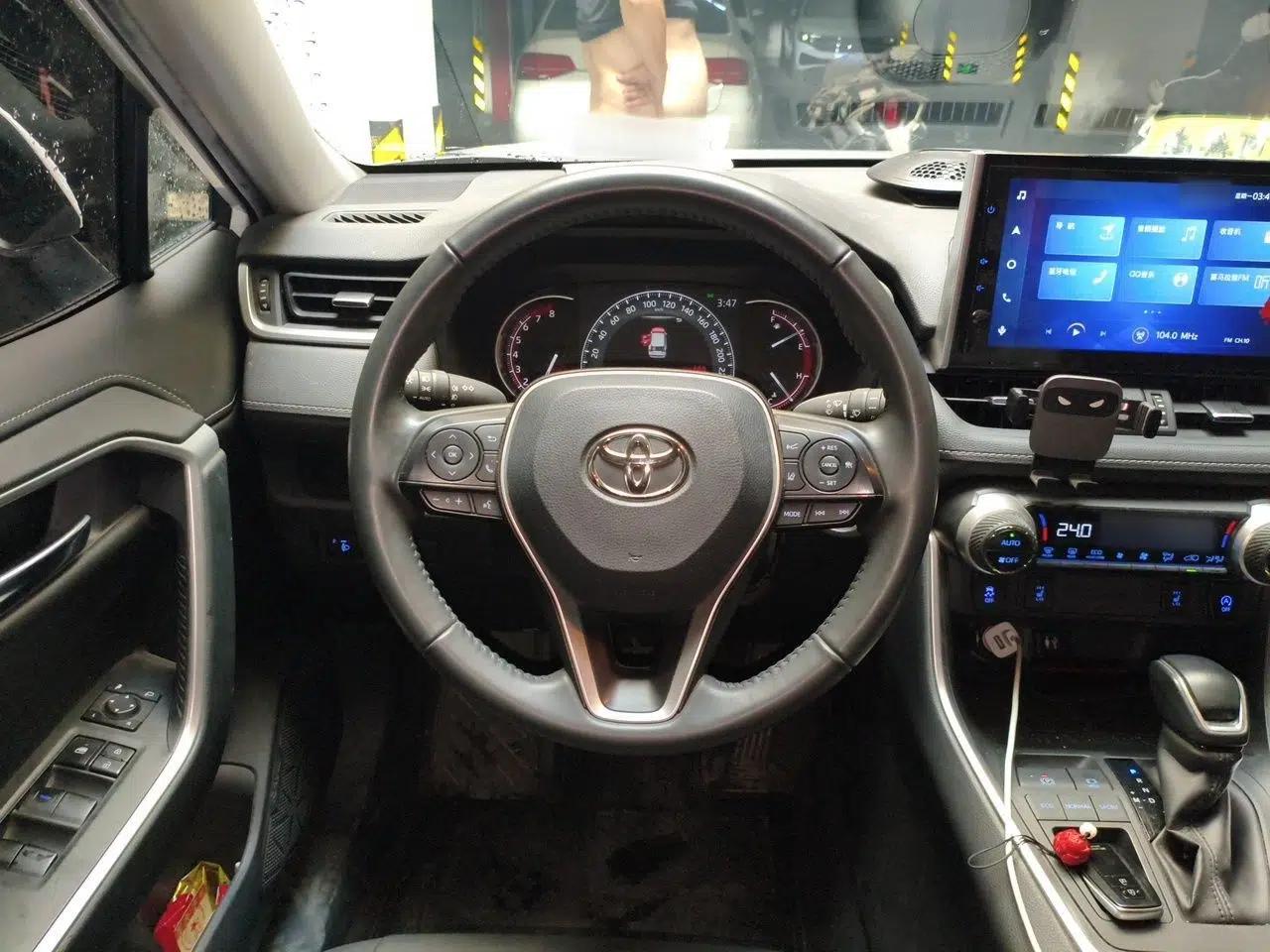 Toyota RAV4 2021 2.0L CVT Two-Wheel Drive Fashion PLUS Edition — миниатюра 10