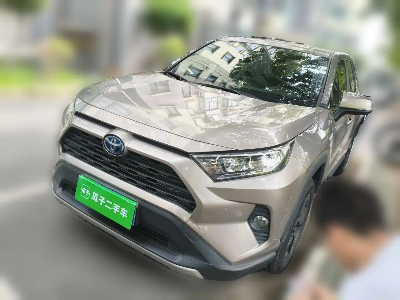 Toyota RAV4 2022 Dual-Engine 2.5L E-CVT Four-Wheel Drive Elite Plus Edition — миниатюра 1