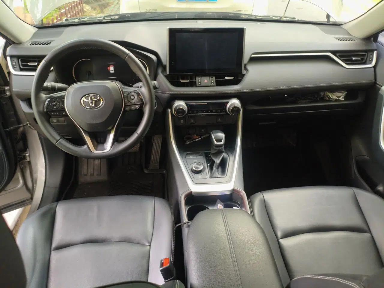 Toyota RAV4 2022 Dual-Engine 2.5L E-CVT Four-Wheel Drive Elite Plus Edition — миниатюра 9