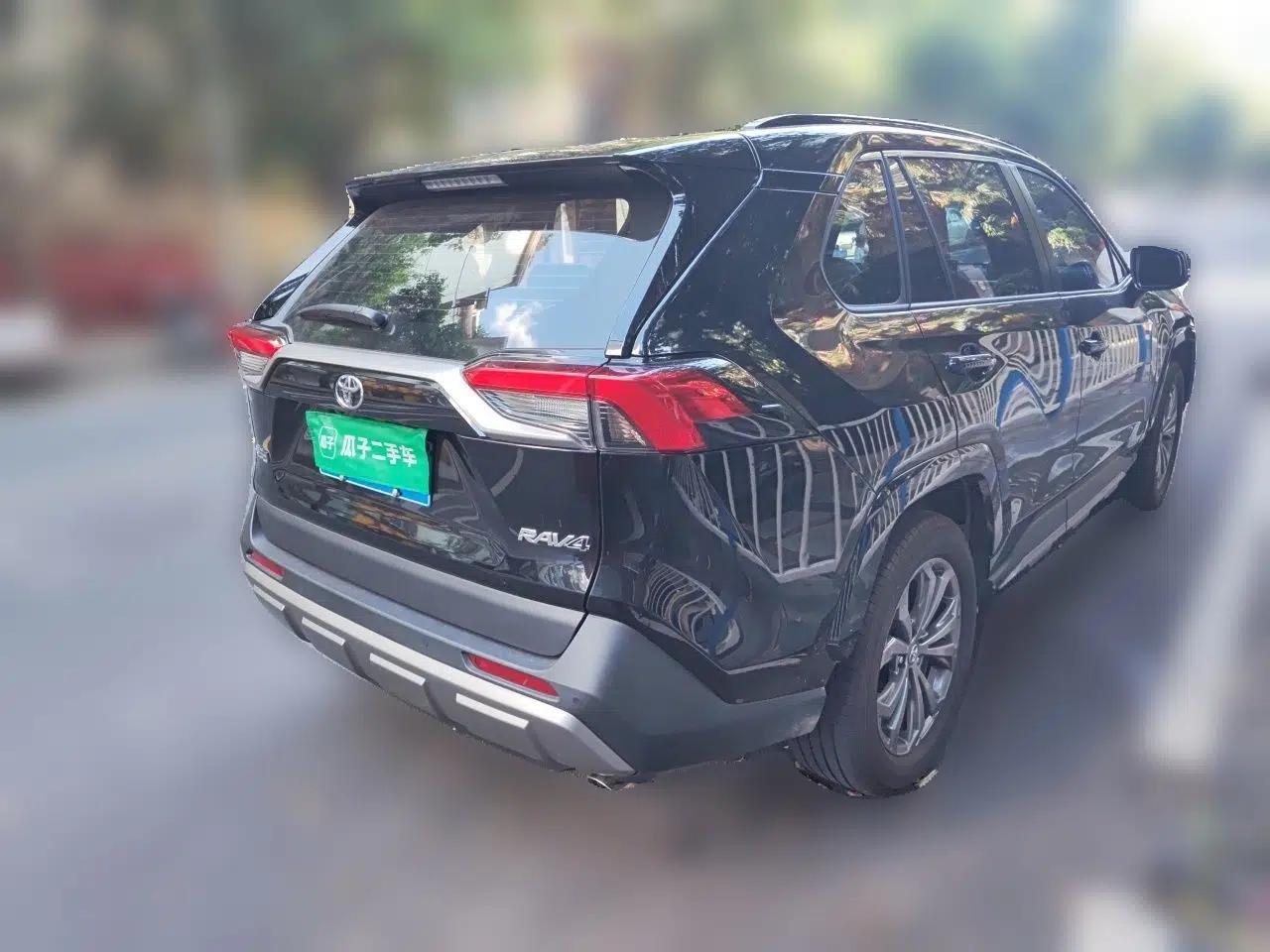 Toyota RAV4 2024 2.0L CVT Two-Wheel Drive Fashion Plus Edition — миниатюра 6