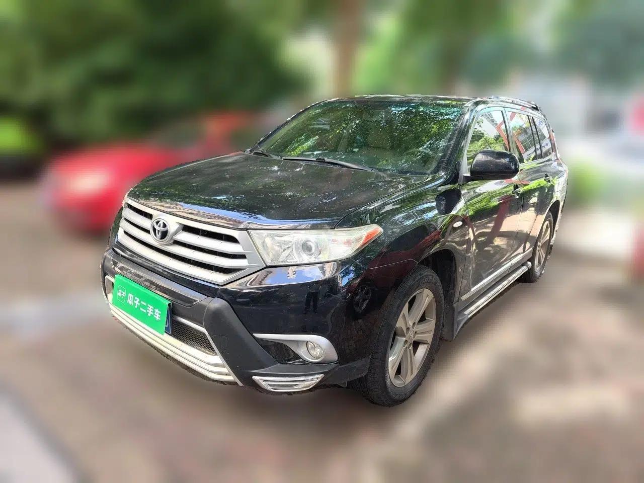 Toyota Highlander 2012 2.7L Two-Wheel Drive 7-Seater Luxury Edition — миниатюра 1