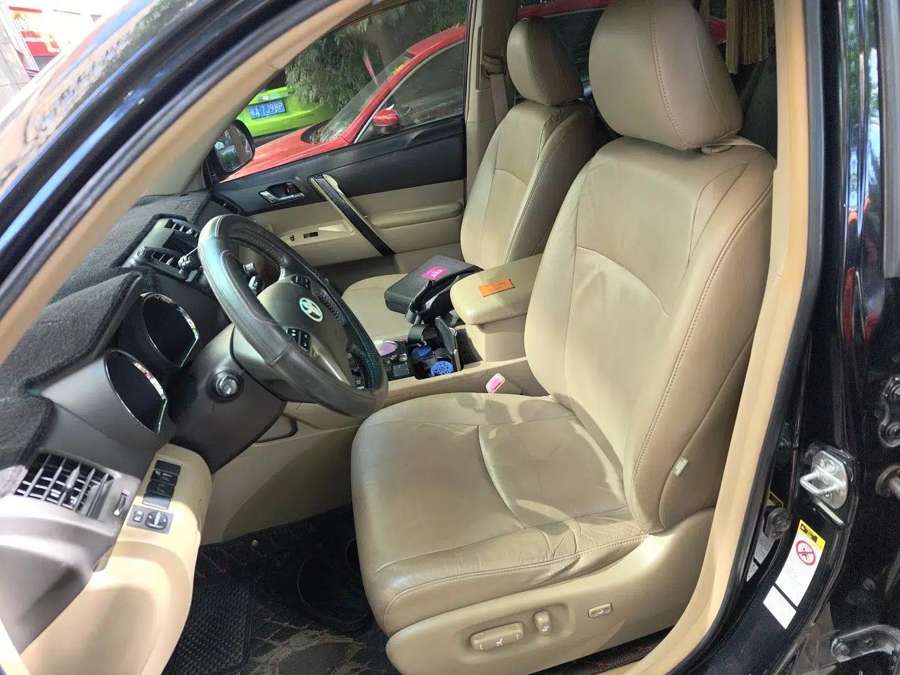 Toyota Highlander 2012 2.7L Two-Wheel Drive 7-Seater Luxury Edition — миниатюра 15