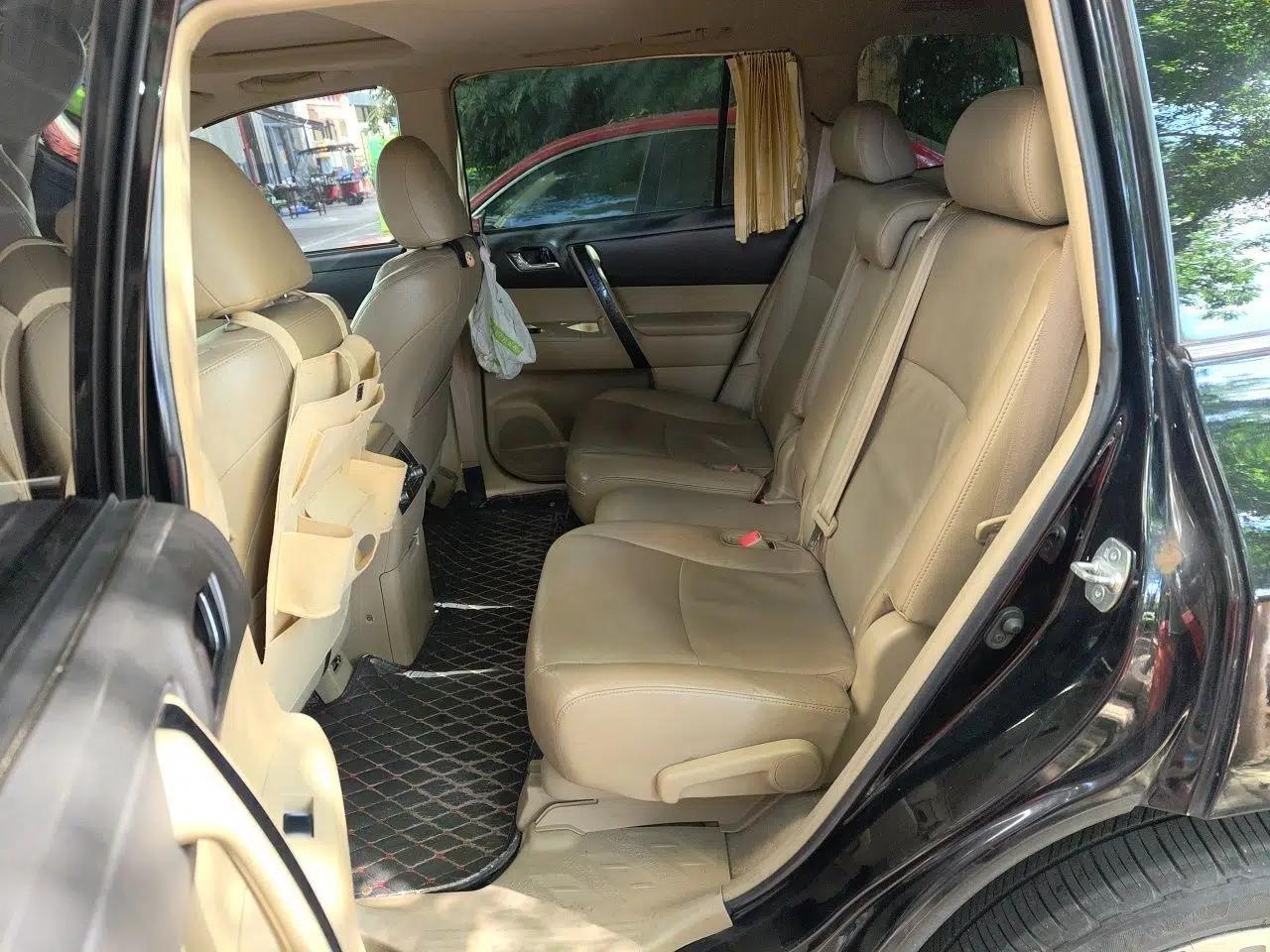 Toyota Highlander 2012 2.7L Two-Wheel Drive 7-Seater Luxury Edition — миниатюра 17
