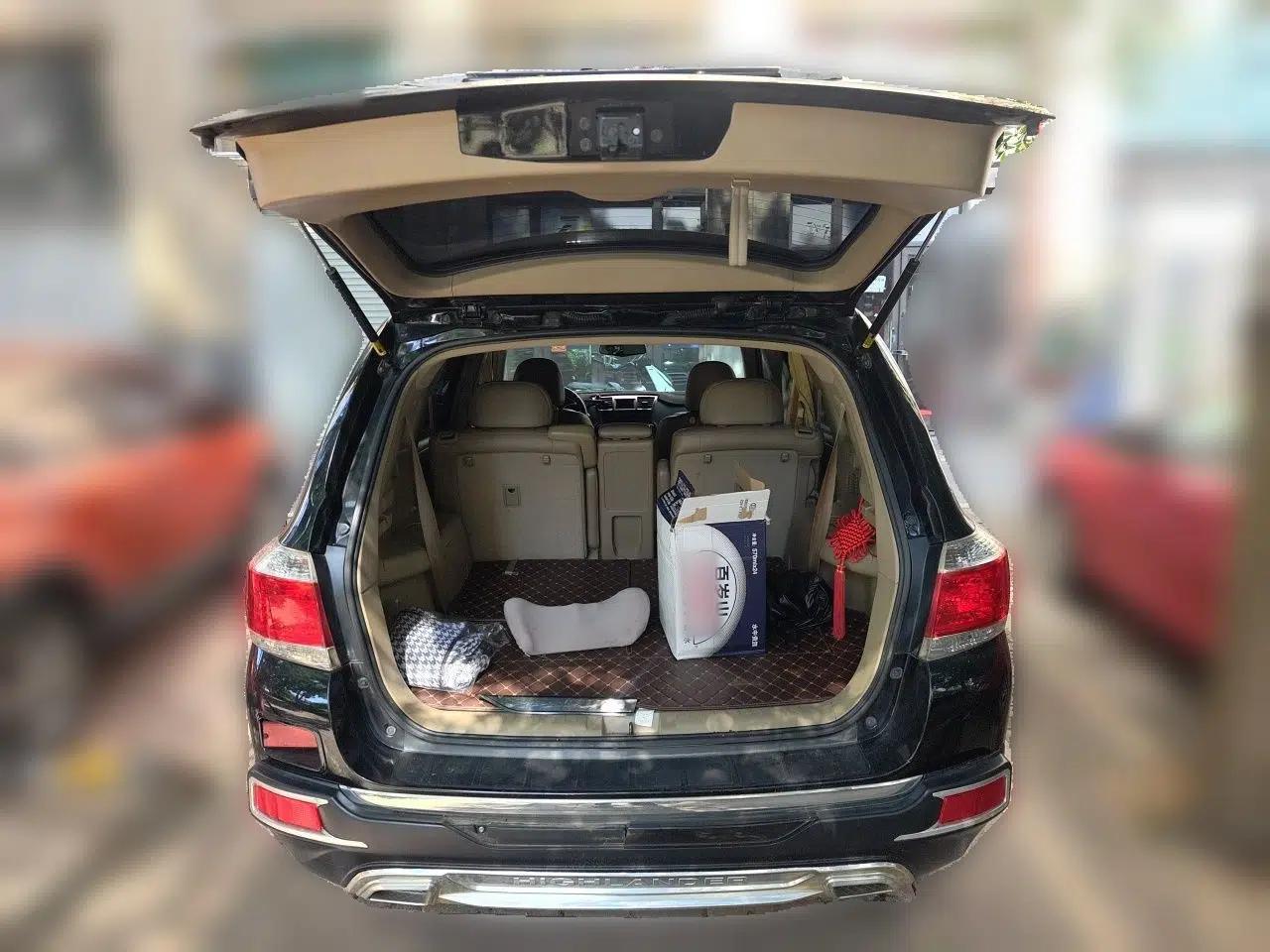 Toyota Highlander 2012 2.7L Two-Wheel Drive 7-Seater Luxury Edition — миниатюра 19